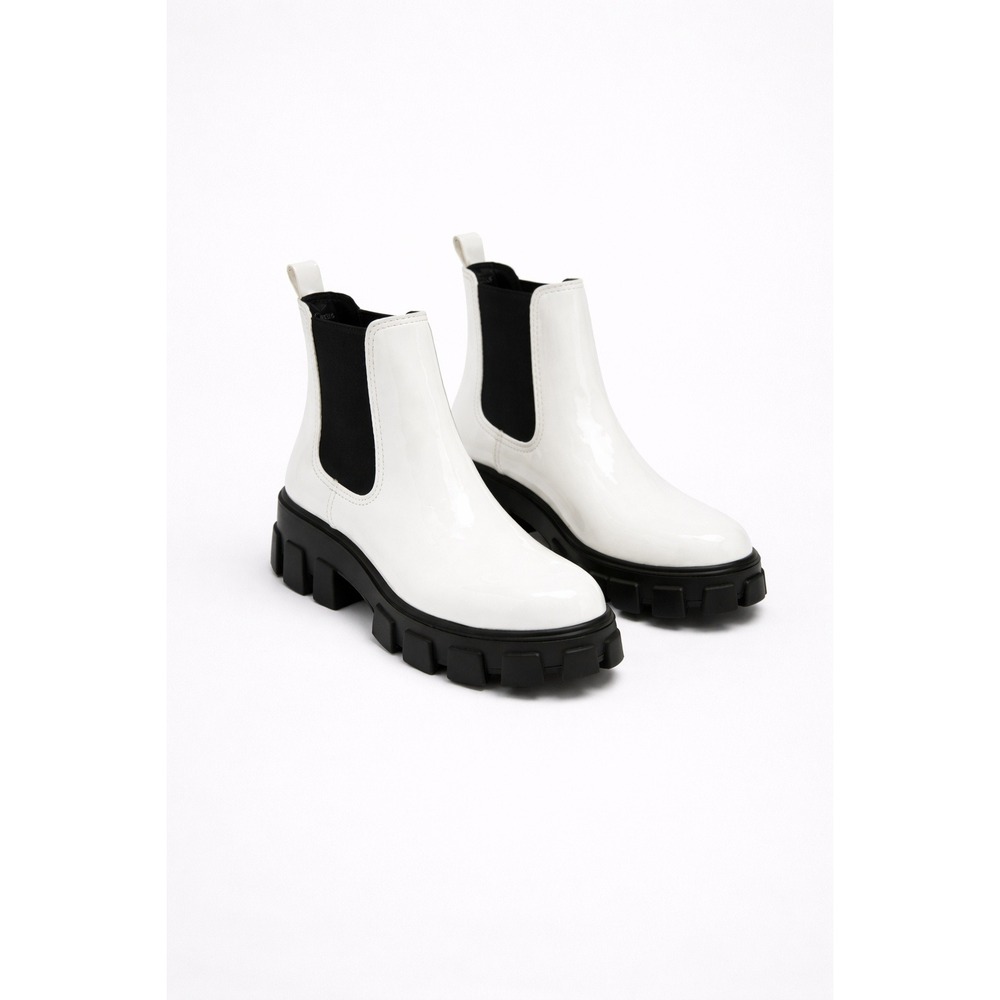 Circus by Sam Edelman Darielle White‎ Patent Lug Sole Chelsea Ankle Boots Size 9